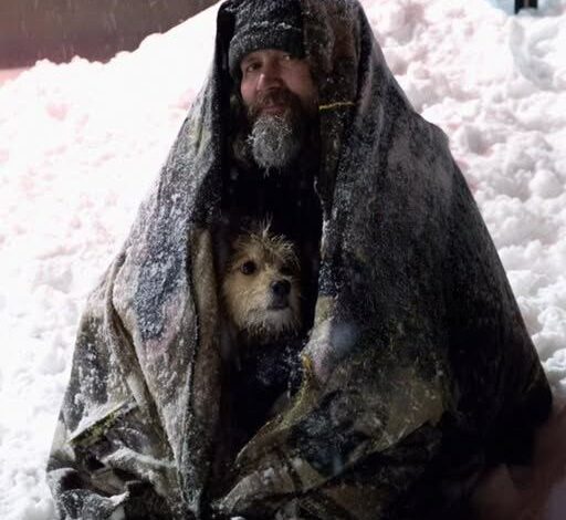 I bought a shawarma and a coffee for a homeless man — and the note he gave me in return ended up changing my life.