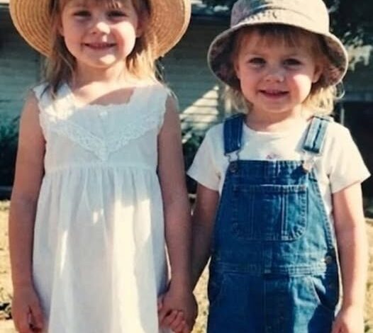 I Found a Photo in My Late Moms Album of a Little Girl Who Looked Just Like Me, What Was Written on the Back Changed My Life