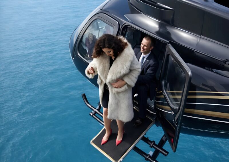 The husband pushed his pregnant wife out of a helicopter for a massive inheritance, but he had no idea what would happen next