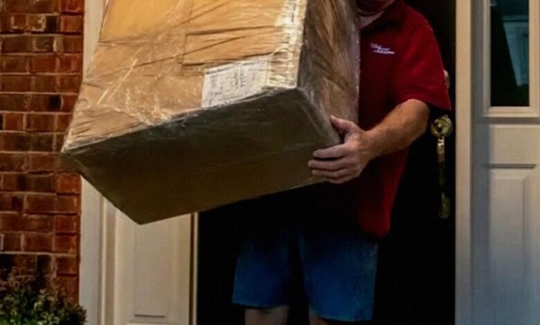 My Stepdaughter Has Not Spoken to Me in 5 Years – Then She Sent a Heavy Package That Made Me Fall to the Floor